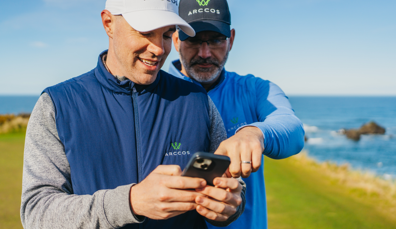Arccos Golfer Using Arccos App 